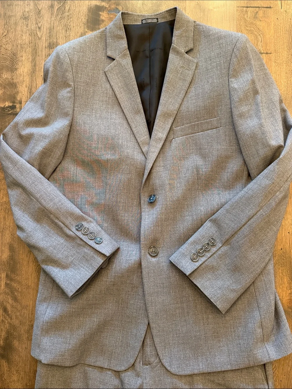 Calvin Klein Boys Gray Slim Fit Infinite Stretch 2-Pc Suit Size 18 Excellent Con
